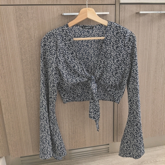 SHEIN Tie-Front Top - Picture 2 of 2